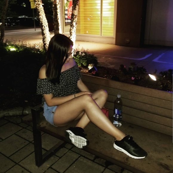 Meet your Posher, Gabriela - Picture 3 of 4